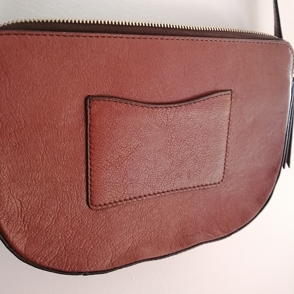 Banana Republic Leather Crossbody Bag - Picture 4 of 9